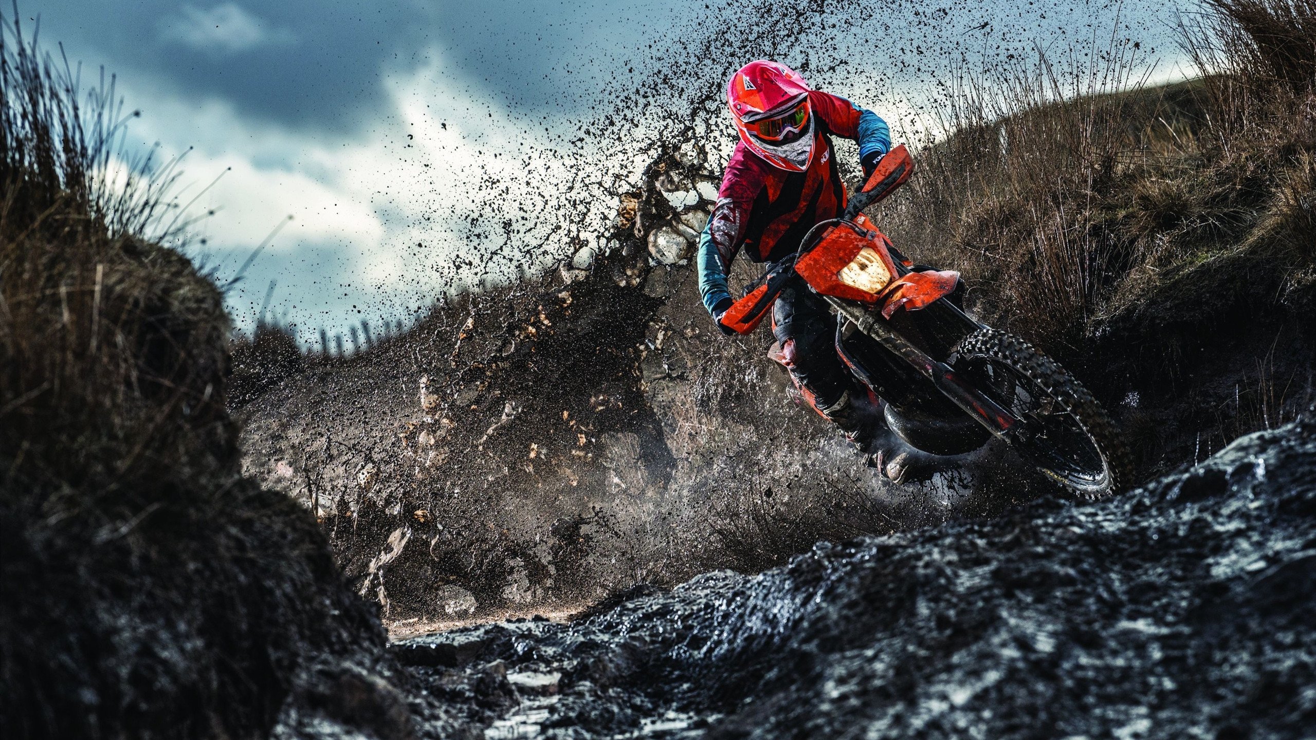 JIU YOU GAME-现场气氛火爆：顶级选手油然而生